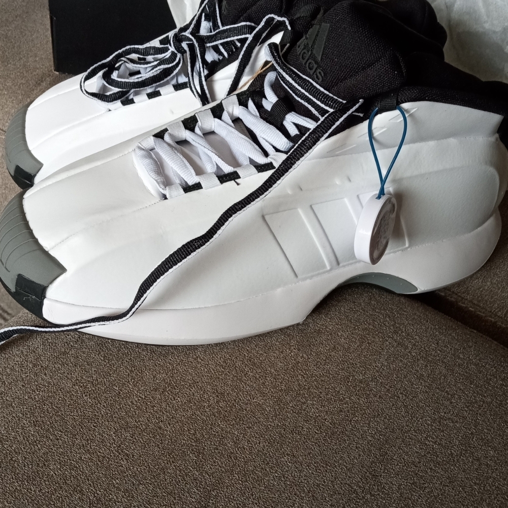 Adidas Men's White and Gray Sneakers